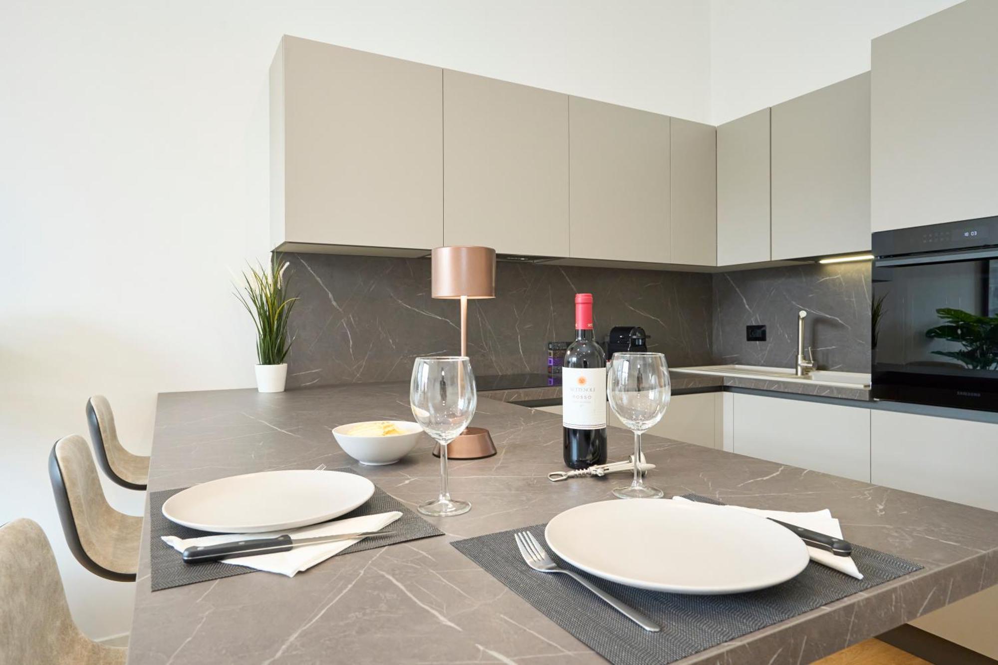 Luxury Design Suite - 20 Minutes From Duomo-Navigli Milan Luaran gambar